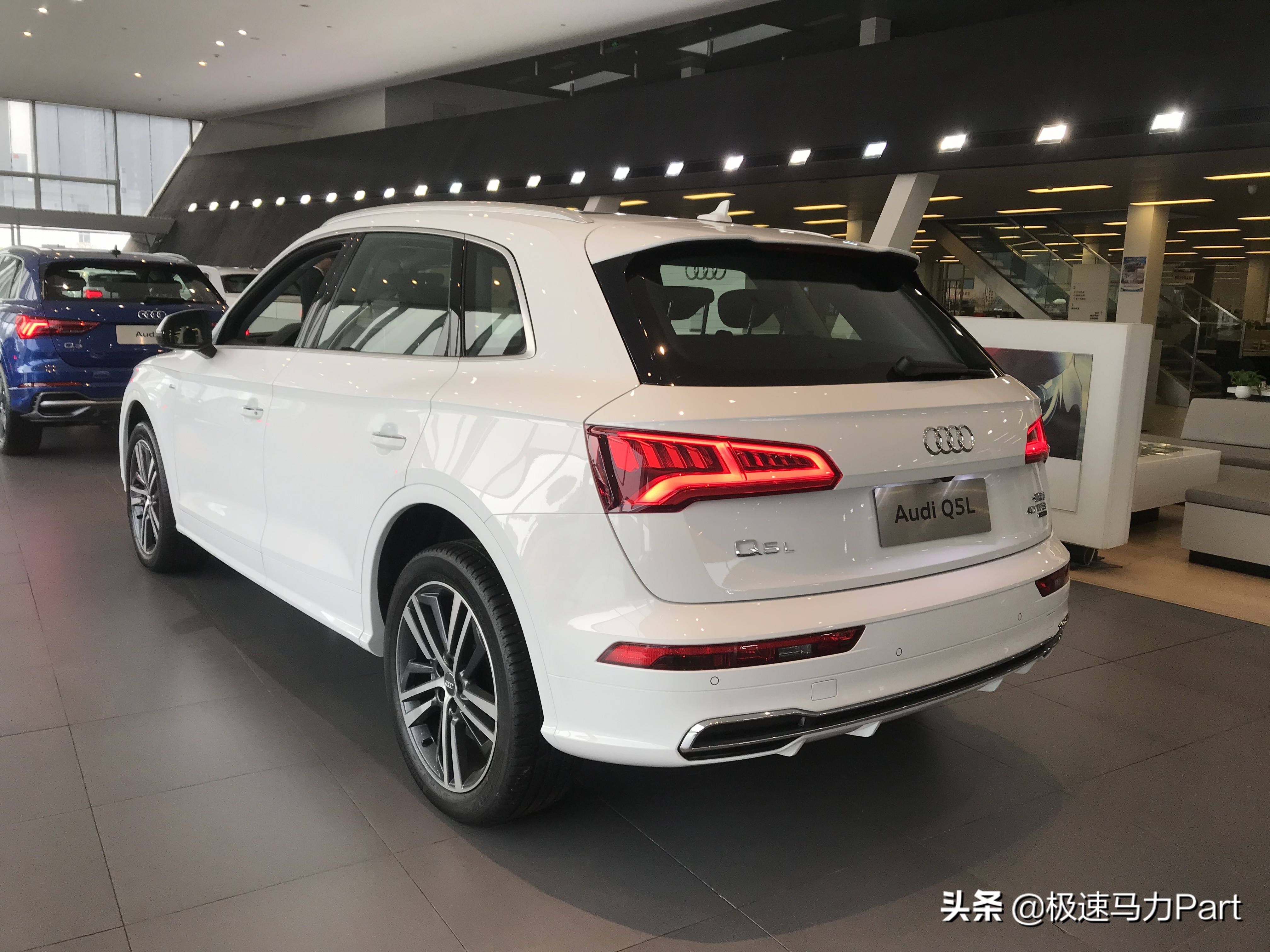 奥迪q5l和汉兰达对比评测视频,2014奥迪q5lsportback评测