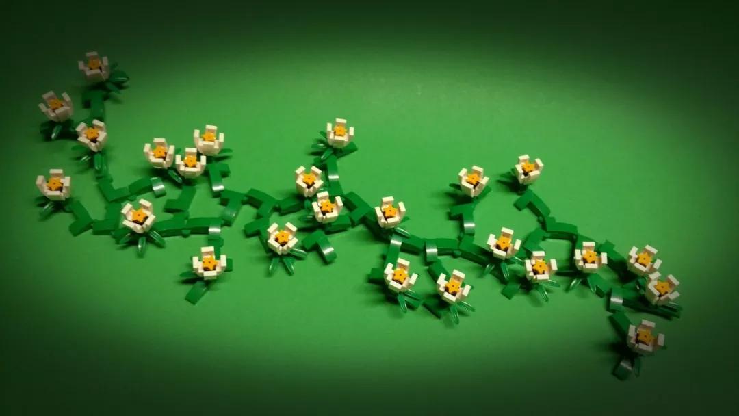 LEGO乐高MOC作品欣赏:第一滴血及其他,春天就该来点绿?