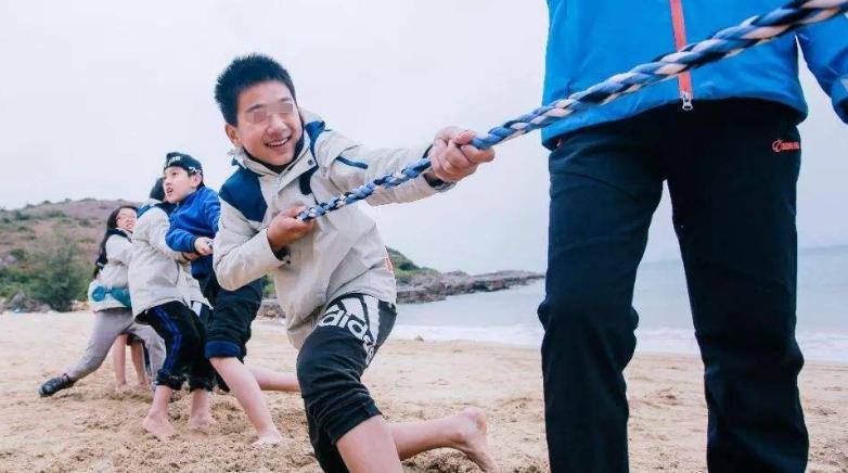 爸爸和女儿下五子棋谁赢了,爸爸问女儿五子棋谁赢了