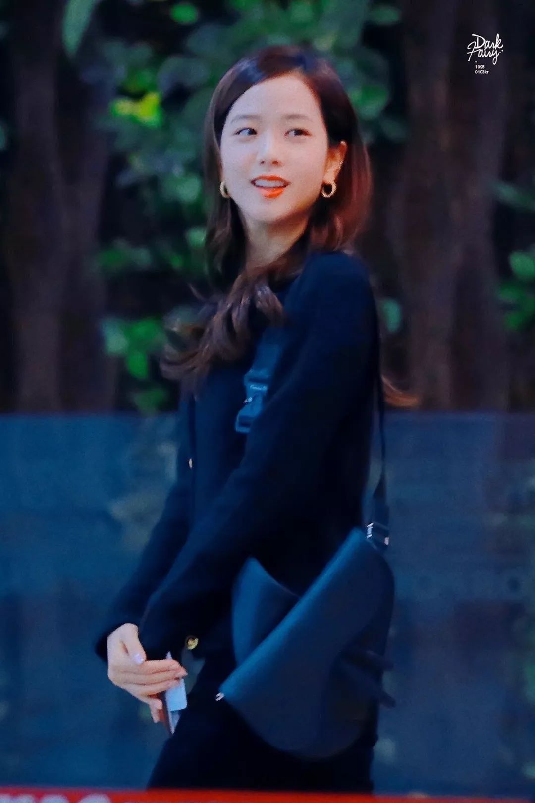 blackpink19年pb透卡市场价,blackpink成员背过的包不贵