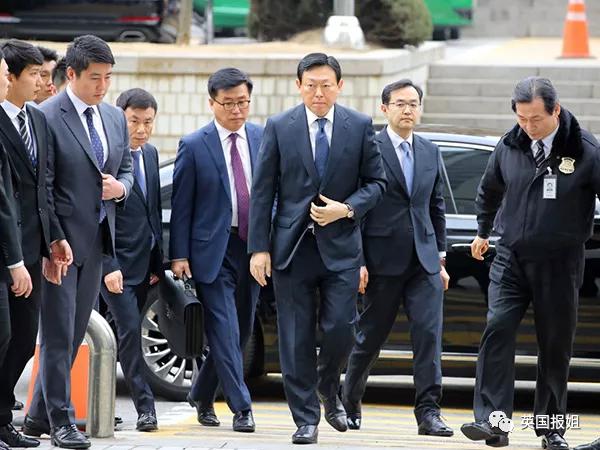 父子同场性侵一女星，兄弟为夺权反目撕X！韩国乐天，一场好戏