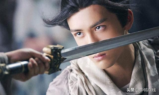 玄铁重剑和倚天剑屠龙刀哪个厉害,玄铁剑和屠龙刀哪个厉害