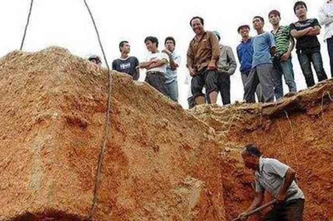 广西发现石棺图片,考古队挖出明朝墓