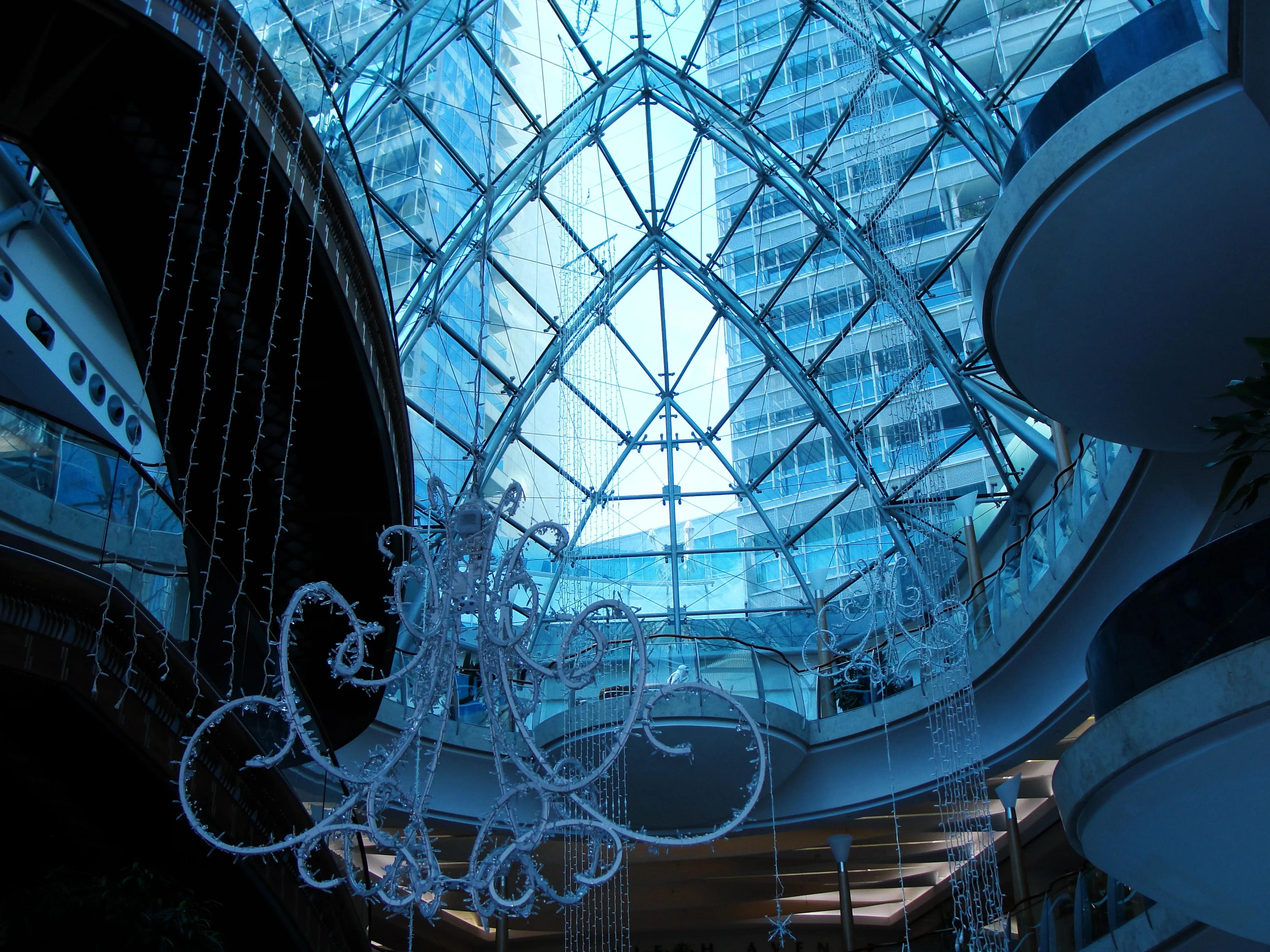 作为奢华代名词的迪拜,迪拜与香港对比