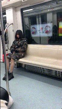 搞笑gif一看就是聪明人,搞笑gif趣图果然是亲生的笑死我了