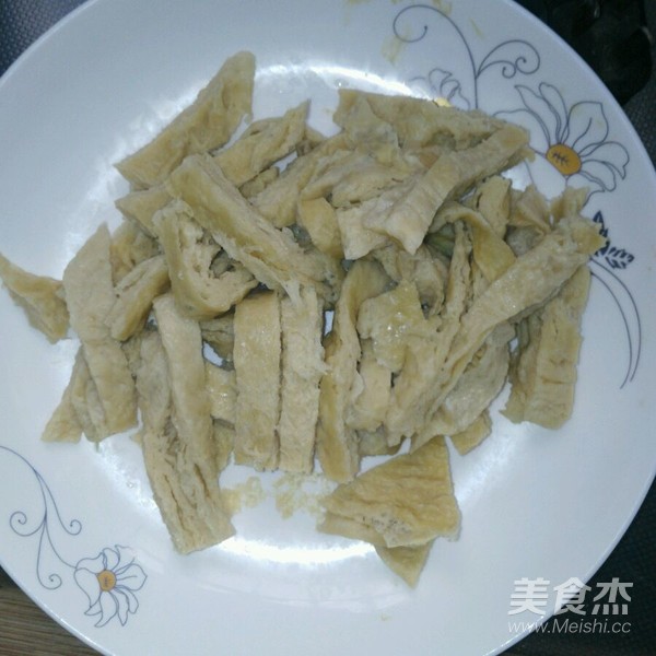 凉皮最详细的做法柔软透亮不开裂,澄面做凉皮总是开裂是怎么回事