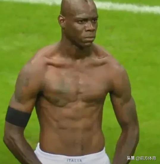 看看足坛巨星们的身材,脱衣有肉穿衣显瘦的球星