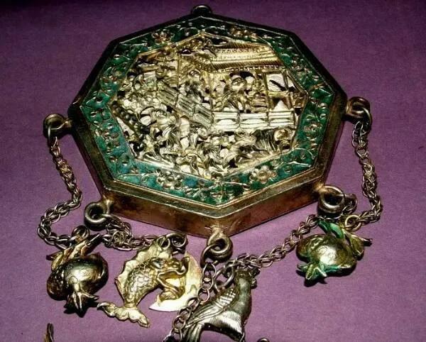 珐琅古法长命锁,最贵的古代银锁