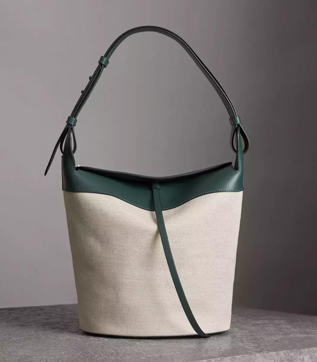 刘雯今年最流行的包,刘雯同款包时尚潮流大牌大容量