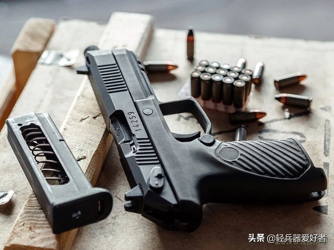 俄罗斯巨蟒手枪,俄罗斯蟒蛇手枪与斑蝰蛇手枪