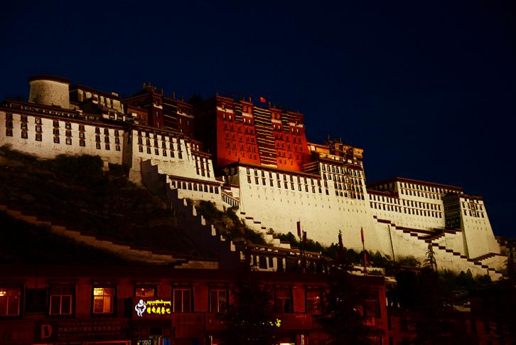 人人都爱的*藏西**，什么时候才能等到你的到来呀？