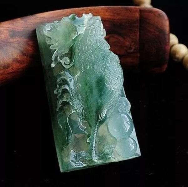 木那翡翠原石表皮掉沙是怎么回事,木那切开翡翠原石视频