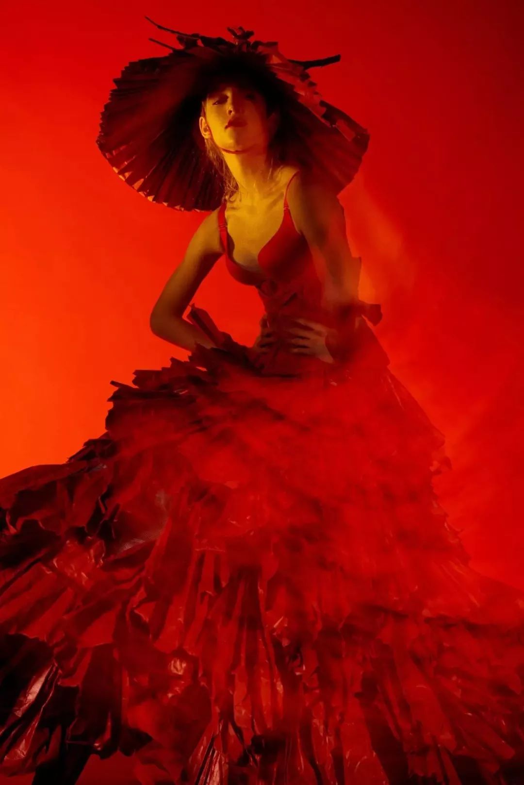 用一张纸折出来的少女教程,简单的一张纸折出让你想不到东西