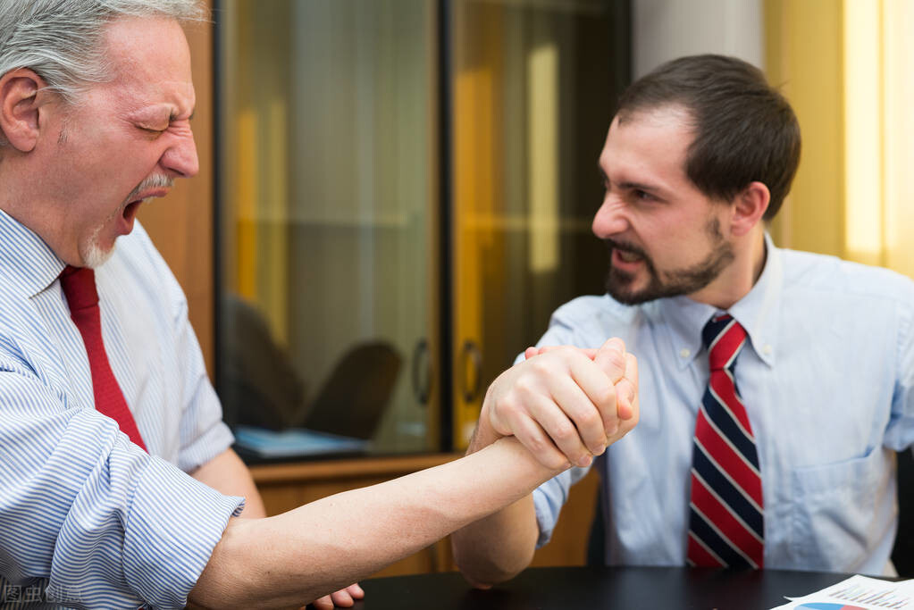 掌握11点技巧，从此不怕职场“站错队”寸步难行