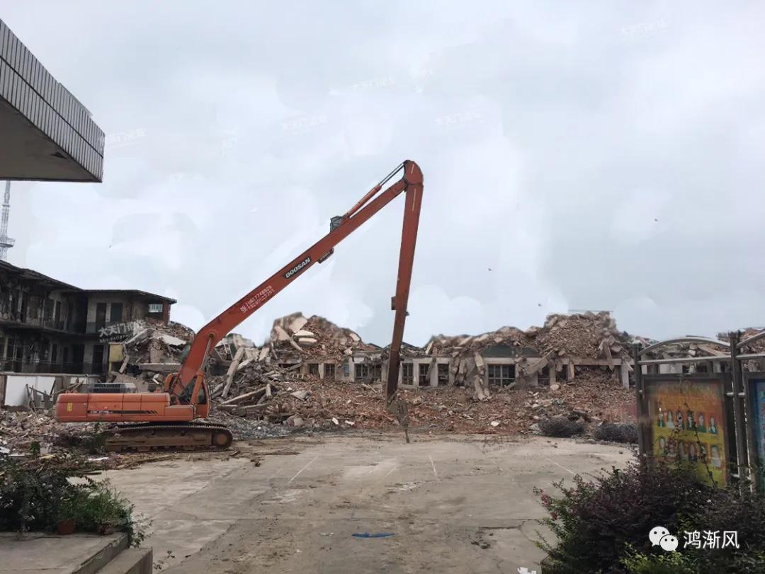 东关小学照片,东关小学对面的巷子