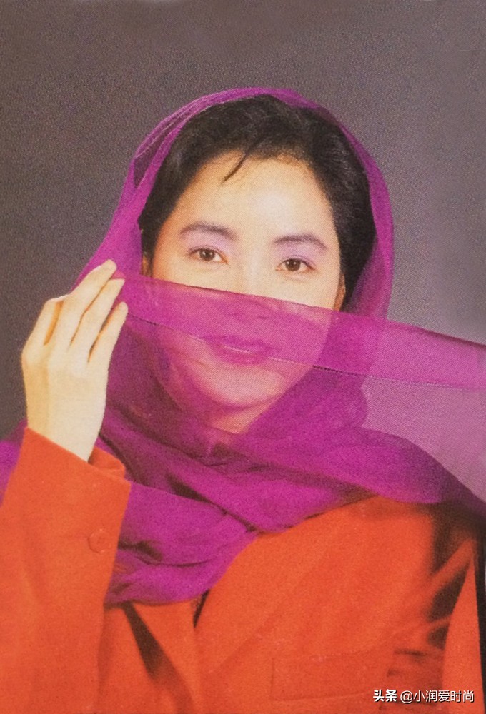 适合脸大头发又稀少的女士的发型,脸盘大头发蓬松适合什么发型