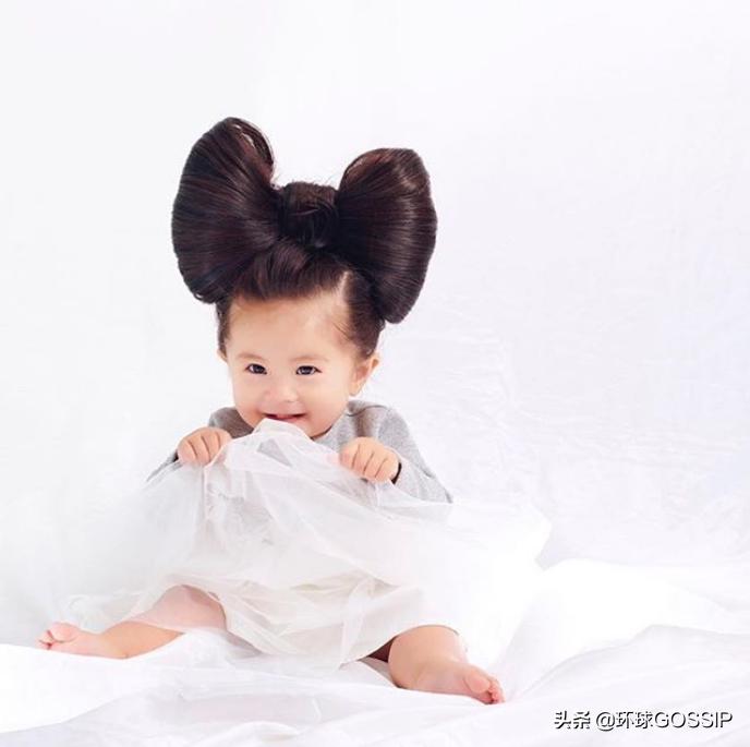 日本网红“爆炸头宝宝”接拍第一支洗发水广告，成为全球最小发模