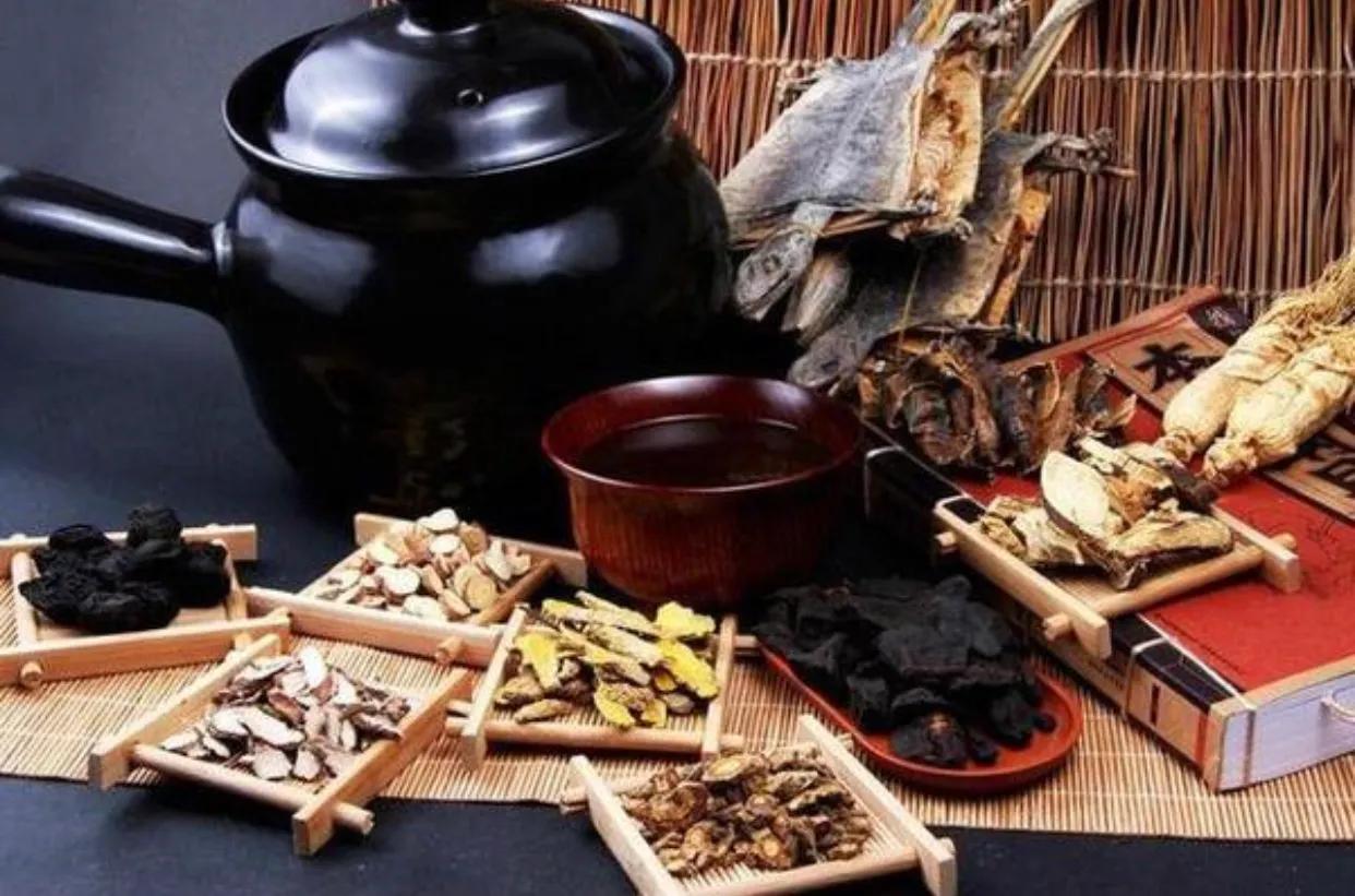 滋阴养肾泻火清热的最佳治疗方法,治疗阴虚湿热可以边补边泻吗