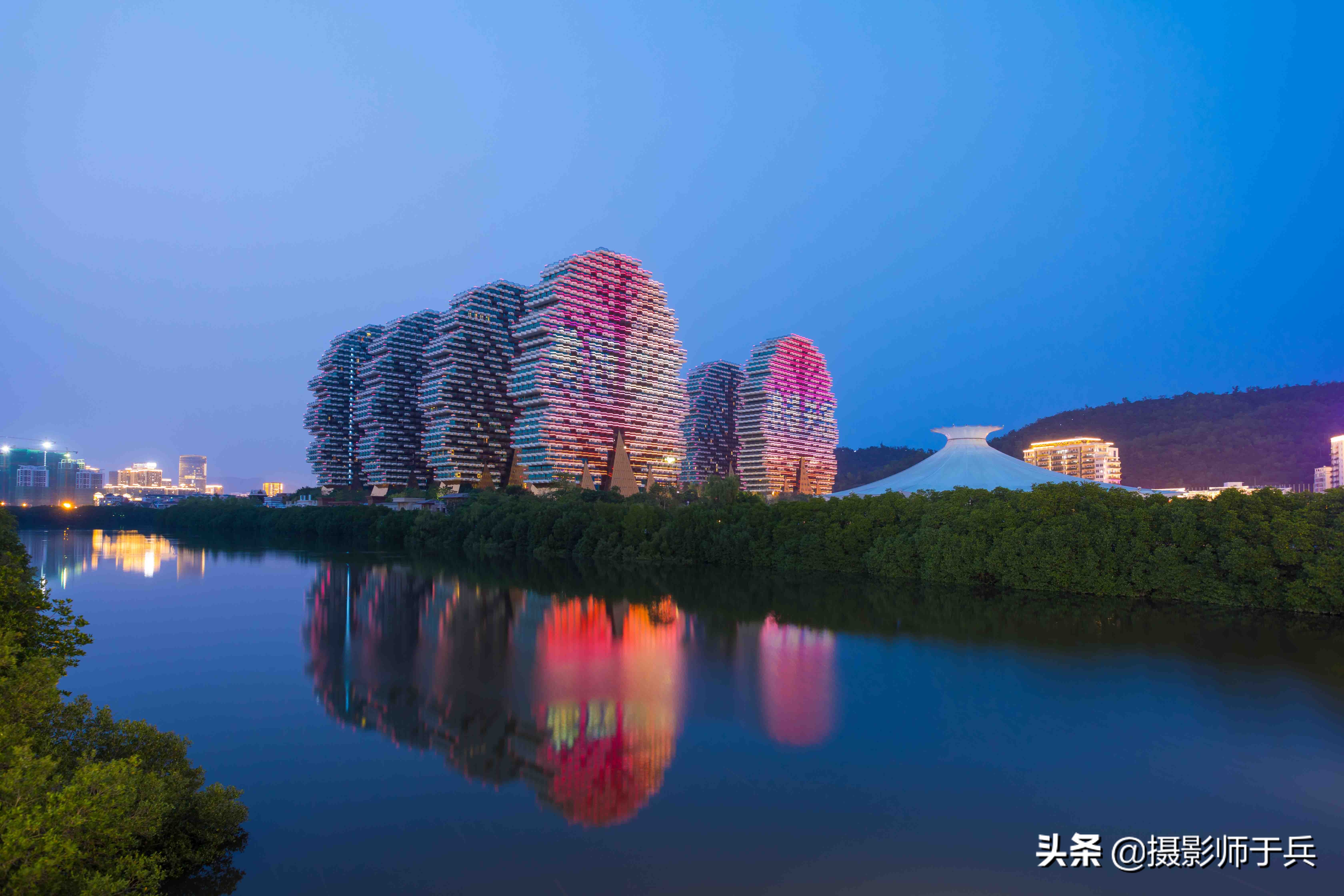 上海大树造型的著名建筑,世界第一大独栋建筑