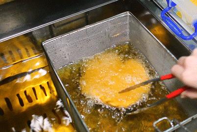 摇滚鸡排真的好吃到不行,里田摇滚鸡排