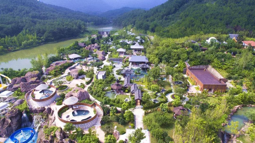 冬天真的来了！自带温泉的高颜值酒店，不用去日本，浙江就有！