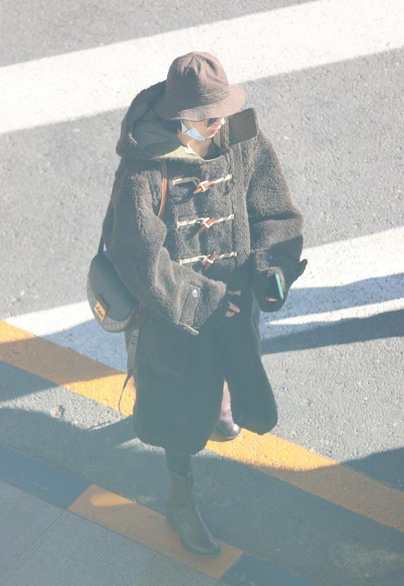 分享几套初春最时尚穿搭look,秋季穿衣不犯愁瞧瞧这几款穿搭