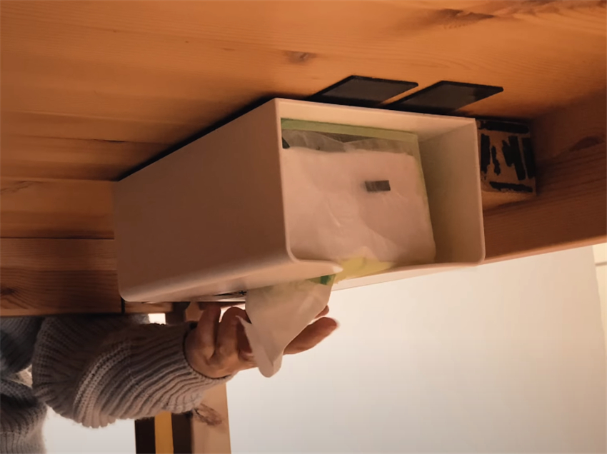 居家隔离门上贴磁条有用么,居家观察为啥要贴磁条