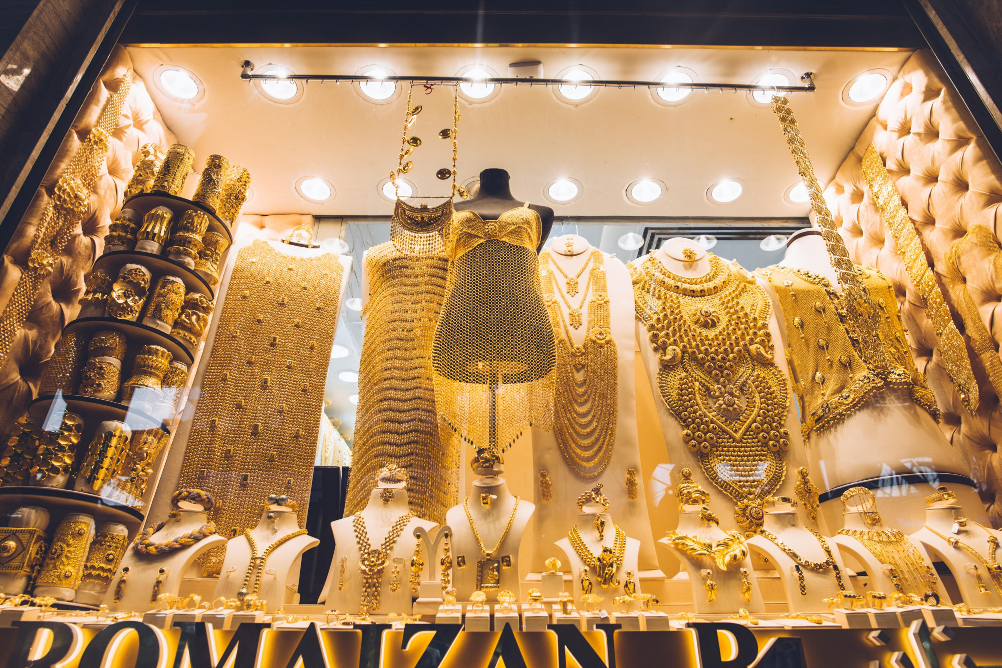 迪拜黄金之城攻略,迪拜是遍地都有金子吗