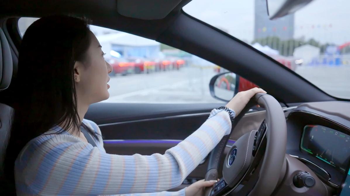 带你沉浸式体验不一样的电动车,真正让您感受速度与激情的电动车