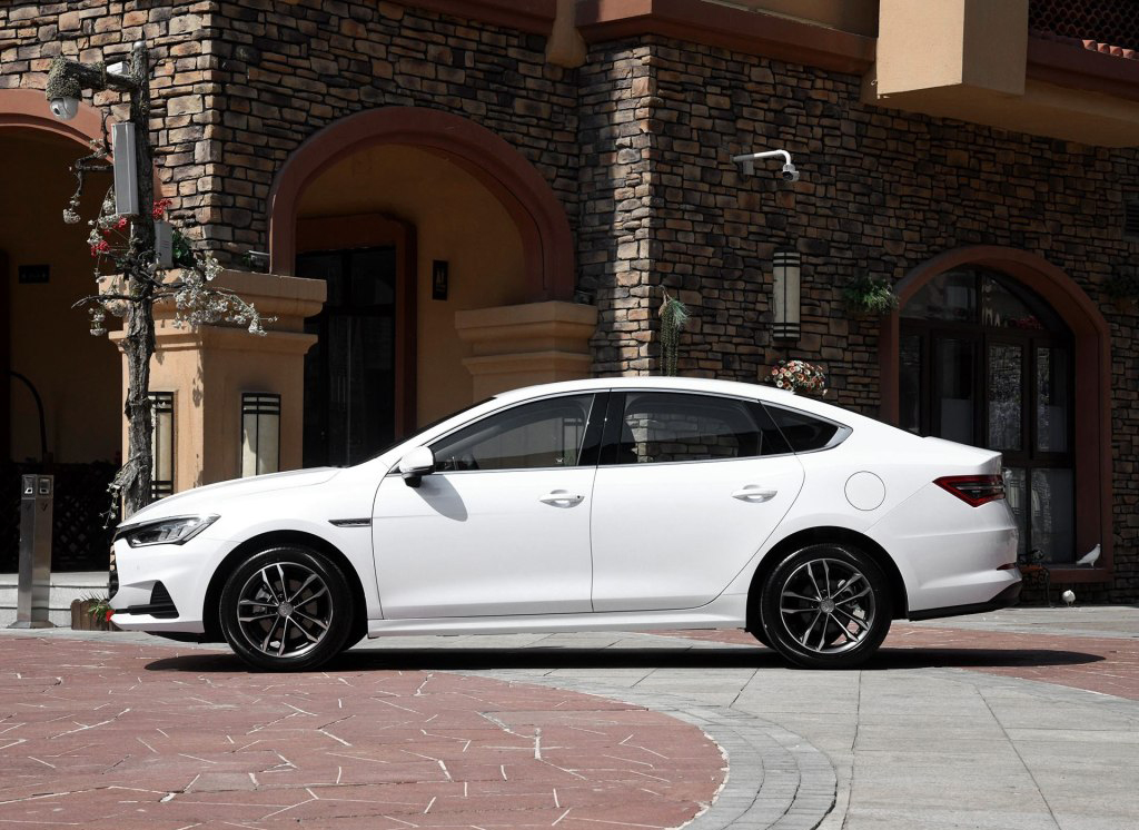 比亚迪秦pro燃油版底盘详解,比亚迪秦pro底盘和哪一款一样