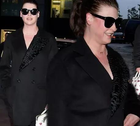 顶流女明星整容,顶流女星整容后回国复仇全集