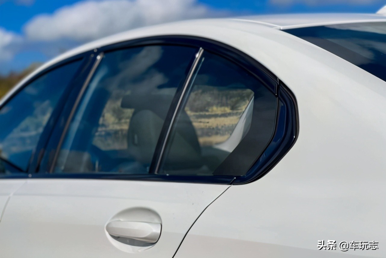 2021款宝马318i运动版：低配版并没有降低豪华身价