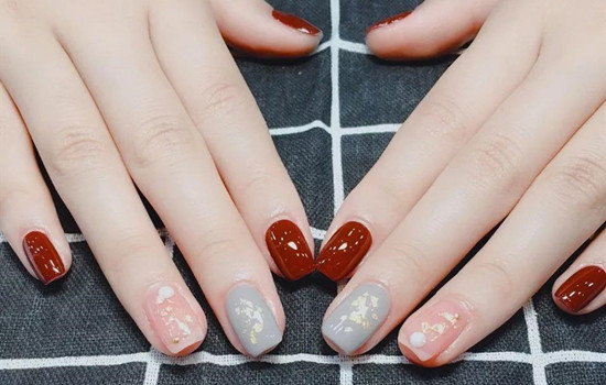 做美甲不涂防溢胶正常吗,美甲不封层有什么好处