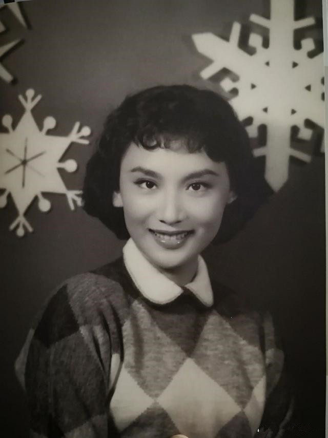 夏梦：金庸的梦中情人，刘德华的伯乐，著名导演为她终生未婚