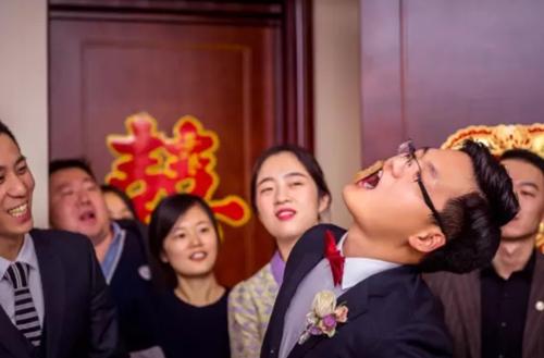 结婚前新娘需要提醒新郎的事情,婚礼当天新郎父母注意事项