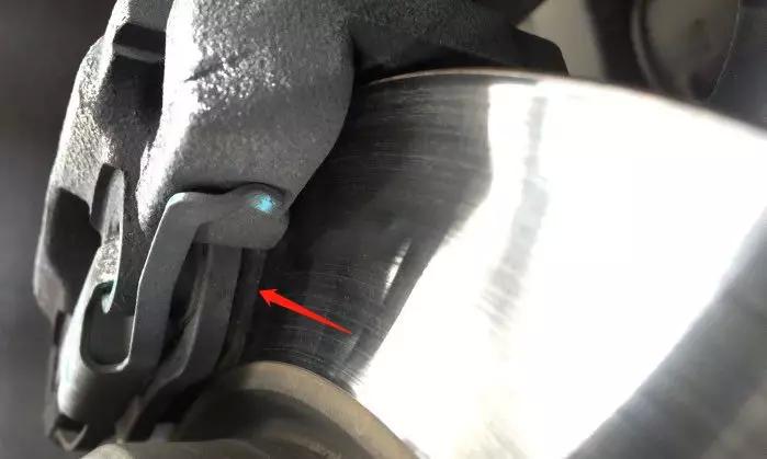 刹车片一般多少公里更换一次,刹车片几年或多少公里需要更换