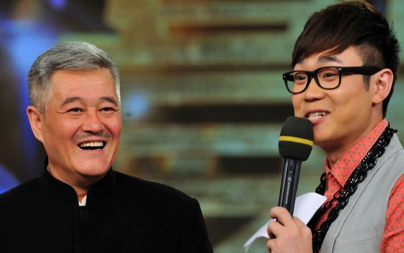 唱歌被骗钱,大鹏当年为啥能请这么多明星