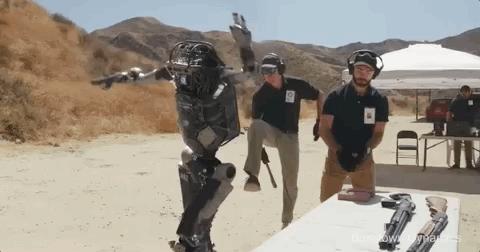 机器人可以打仗吗,机器人拿起枪视频