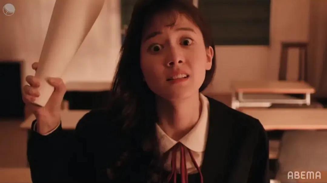 她是纯欲风的病娇女，被15家公司疯抢，昭和系甜妹有多大魅力？