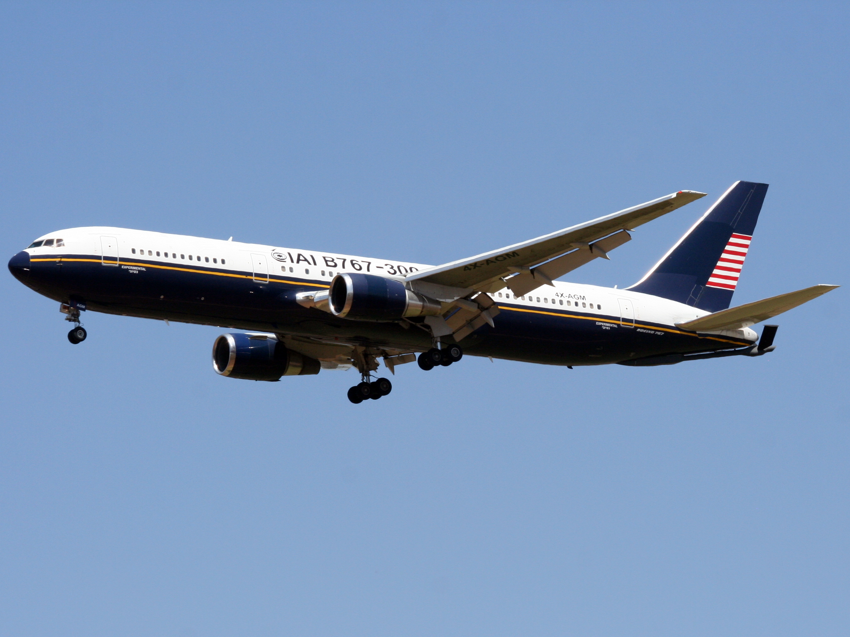 国航变装,国航首架747