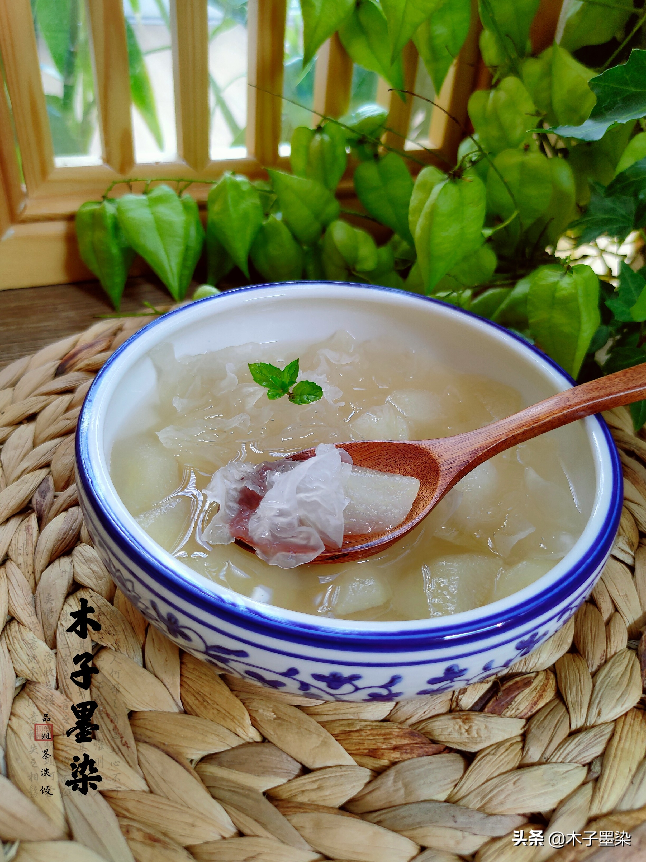 她40岁，肤如凝脂，不爱敷面膜，就爱喝这碗羹汤