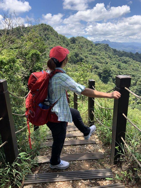 哥伦比亚日常徒步都可以穿的鞋,穿哥伦比亚爬珠峰