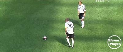 足球大师是什么,皇马中场托尼克罗斯推杆