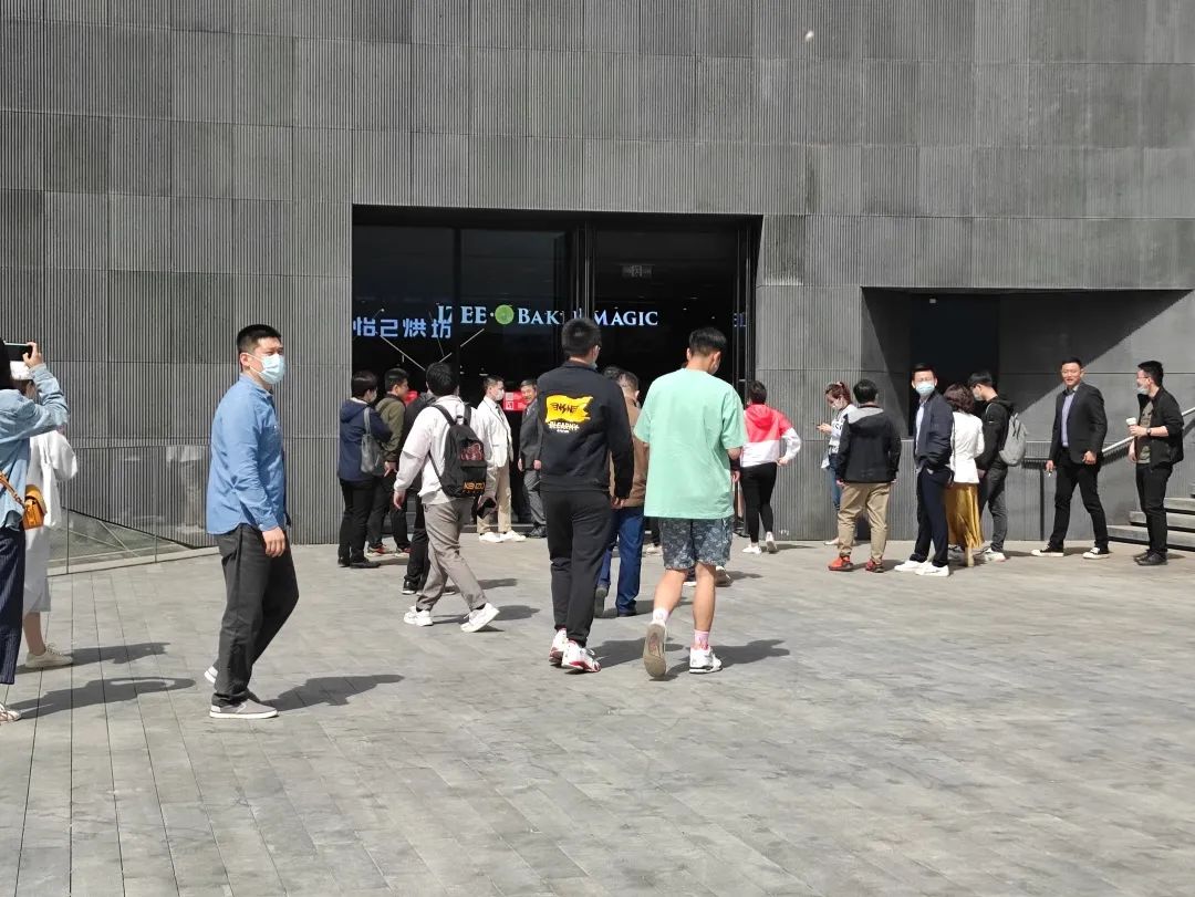 西单文化广场近期视频,西单文化广场改造