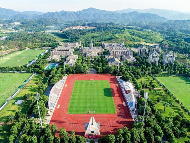 恒大足校文化教育,恒大足校与根宝足校