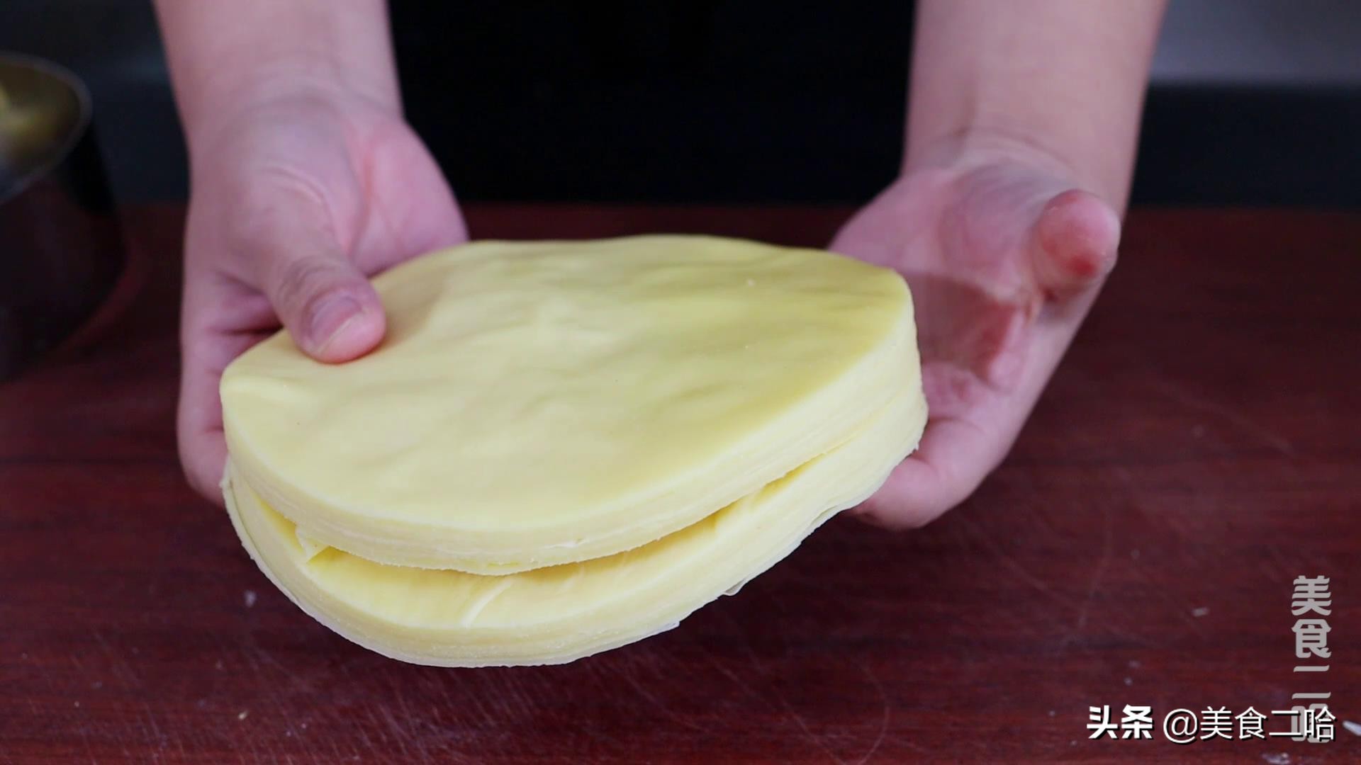 千层蛋糕皮怎么煎才薄窍门,千层蛋糕饼皮制作方法没有模具