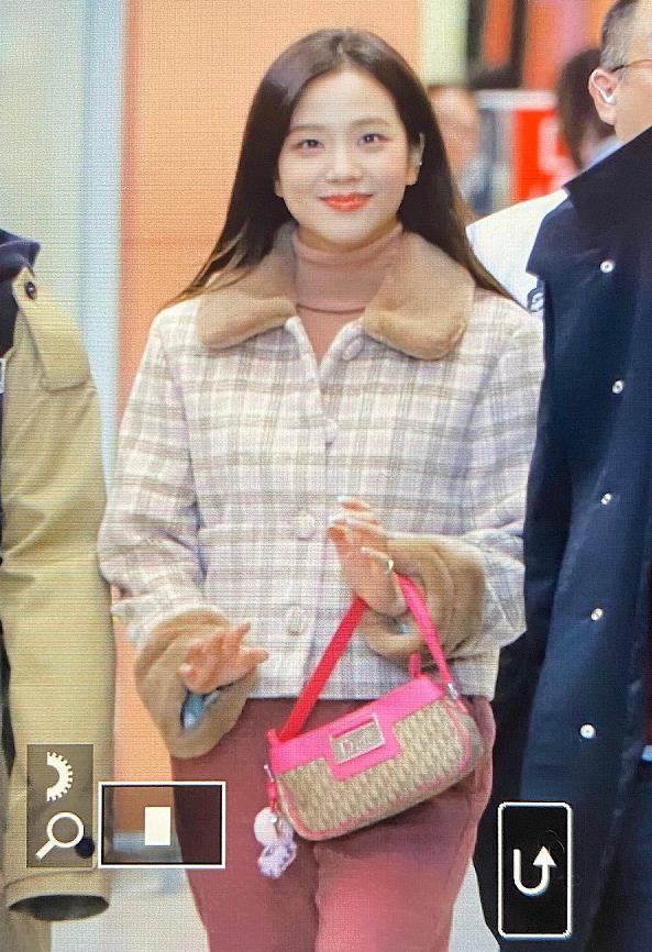 blackpink穿粉色衣服团照,夏天度假穿搭blackpink