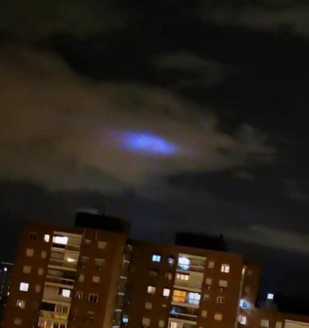 不明飞行物?多国空中出现神秘“发光”云,霍金预言或不是乱说