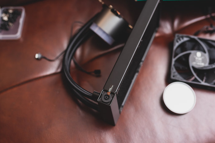 锐龙r7和i7哪个游戏性能好,锐龙73700x不配显卡玩游戏