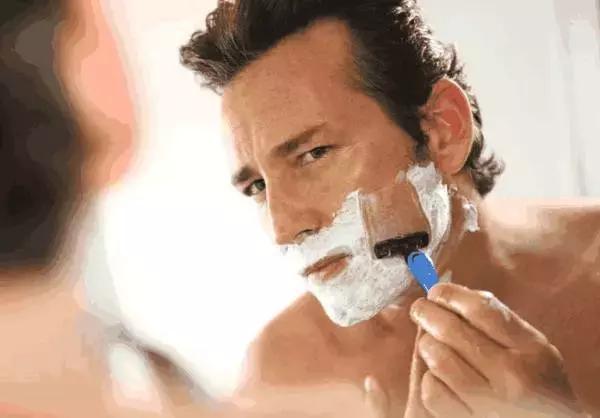 胡子越刮越粗是谣言,为什么胡子总有几根特别粗黑